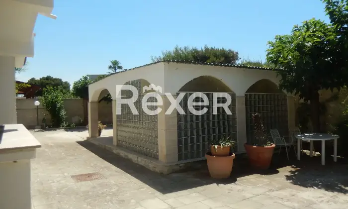 Rexer-Giovinazzo-Vendesi-villa-singola-con-terrazza-e-giardino-vista-mare-Giardino