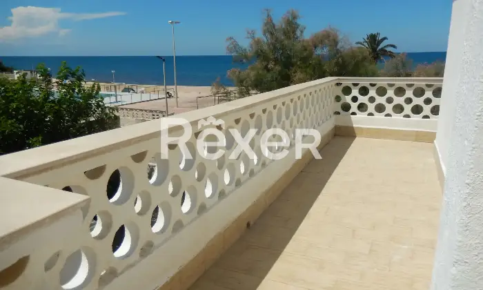 Rexer-Giovinazzo-Vendesi-villa-singola-con-terrazza-e-giardino-vista-mare-Giardino