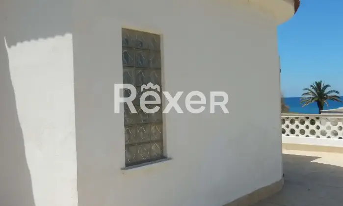 Rexer-Giovinazzo-Vendesi-villa-singola-con-terrazza-e-giardino-vista-mare-Terrazzo