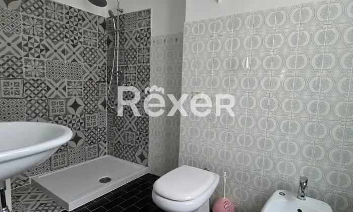 Rexer-San-Vito-Chietino-Stabile-bifamiliare-ristrutturato-con-doppio-ingresso-indipendente-Altro