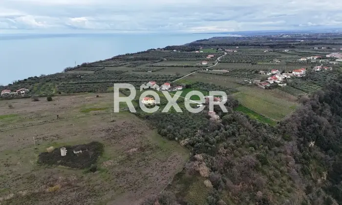 Rexer-San-Vito-Chietino-Stabile-bifamiliare-ristrutturato-con-doppio-ingresso-indipendente-Altro
