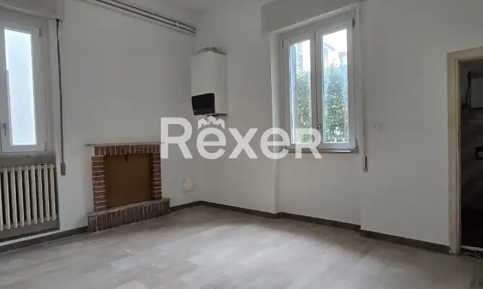Rexer-San-Vito-Chietino-Stabile-bifamiliare-ristrutturato-con-doppio-ingresso-indipendente-Altro