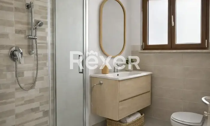 Rexer-Spotorno-Comodo-trilocale-ristrutturato-Altro