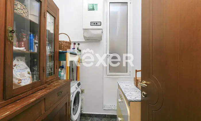 Rexer-Genova-Vendesi-appartamento-di-ampie-dimensioni-Altro