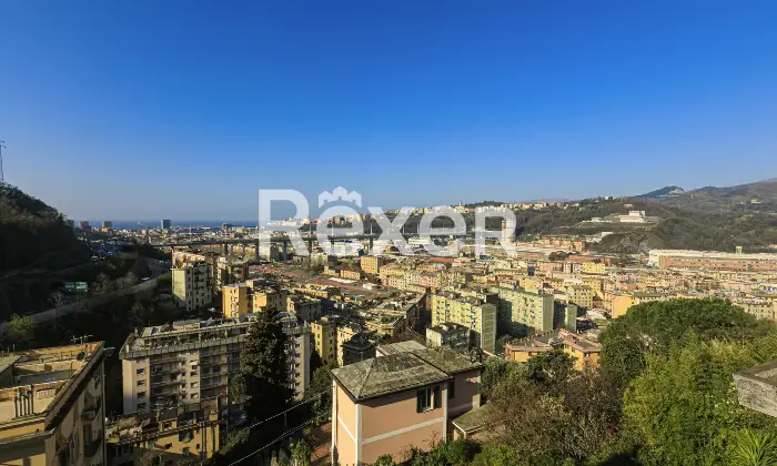 Rexer-Genova-Vendesi-appartamento-di-ampie-dimensioni-Altro
