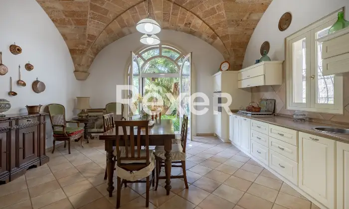Rexer-Mesagne-Villa-in-centro-storico-con-terrazza-panoramica-e-garage-Altro