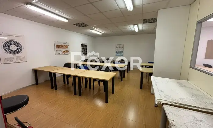 Rexer-Spotorno-Ufficio-di-ampia-metratura-con-posto-auto-doppio-Altro