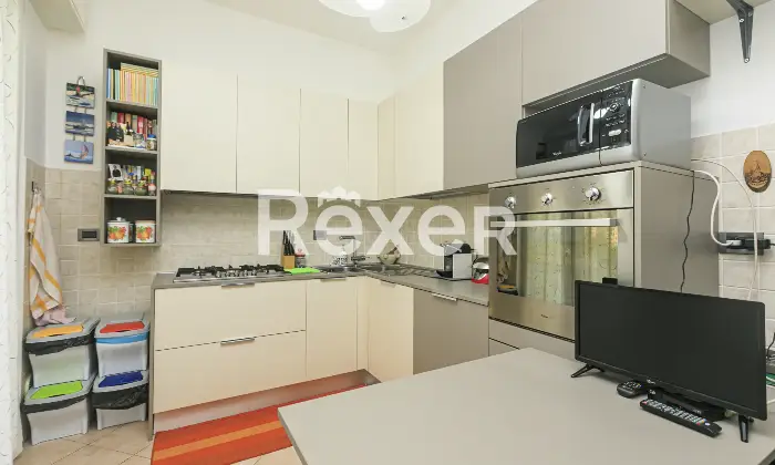 Rexer-Genova-Vendesi-appartamento-terzo-piano-Altro