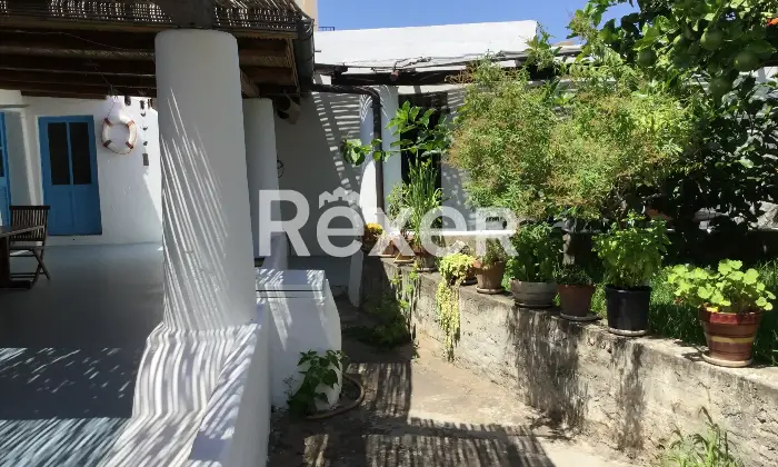 Rexer-Stromboli-Casa-eoliana-a-Scari-Stromboli-Tramonto-mare-e-vita-di-paese-in-un-unico-luogo-magico-Altro