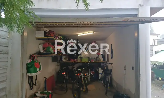 Rexer-Reggio-Emilia-Appartamento-con-ampio-terrazzo-verandato-cortile-e-garage-Altro
