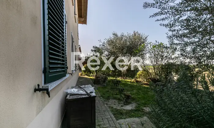 Rexer-Roncalceci-Trilocale-con-giardino-esclusivo-e-posto-auto-coperto-Altro