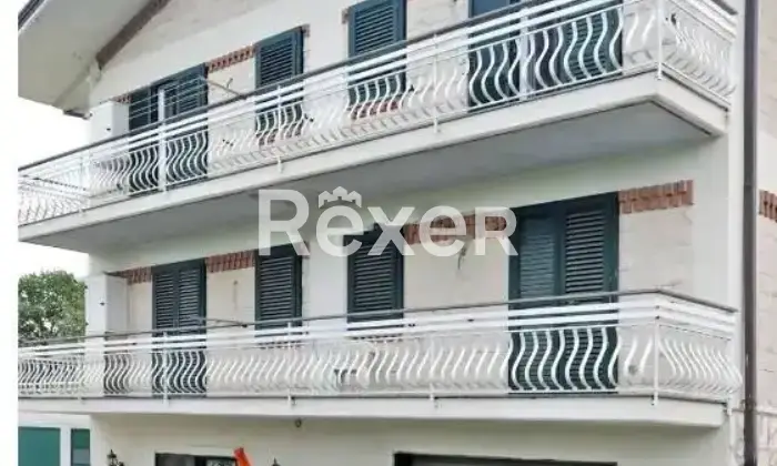 Rexer-Aiello-del-Sabato-Appartamento-al-piano-terra-di-una-villa-Altro
