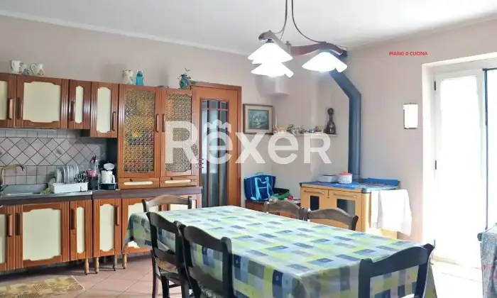 Rexer-Aiello-del-Sabato-Appartamento-al-piano-terra-di-una-villa-Altro