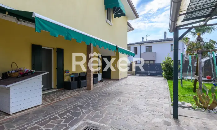 Rexer-Cervarese-Santa-Croce-Soluzione-indipendente-con-giardino-e-box-auto-Altro