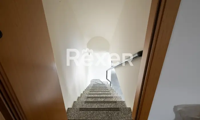 Rexer-Vimodrone-Villa-con-ampio-giardino-e-spazi-su-pi-livelli-Altro