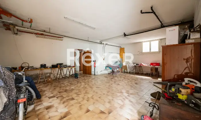 Rexer-Vimodrone-Villa-con-ampio-giardino-e-spazi-su-pi-livelli-Altro