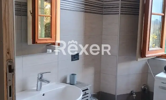 Rexer-Sala-Comacina-Appartamento-fronte-lago-con-giardinetto-Altro