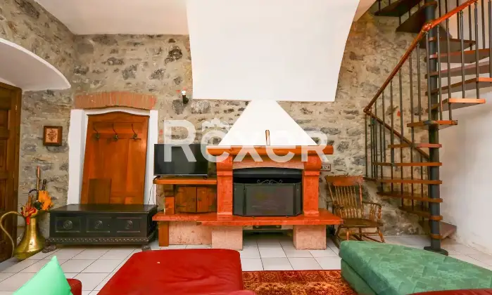 Rexer-Sala-Comacina-Appartamento-fronte-lago-con-giardinetto-Altro
