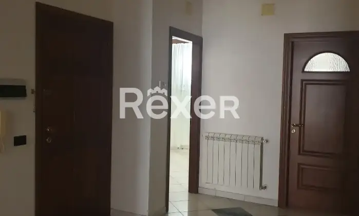 Rexer-Raffadali-VENDESI-UN-INTERO-STABILE-A-RAFFADALI-CON-DOPPIA-ENTRATA-Atrio