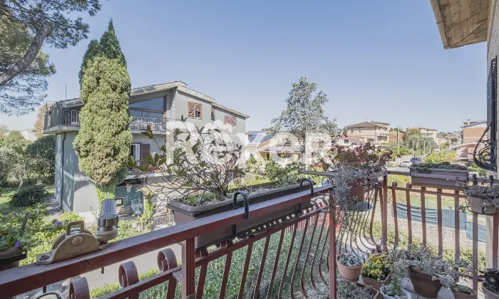 Rexer-Cesano-Vendesi-Villa-Bifamiliare-Cesano-Altro