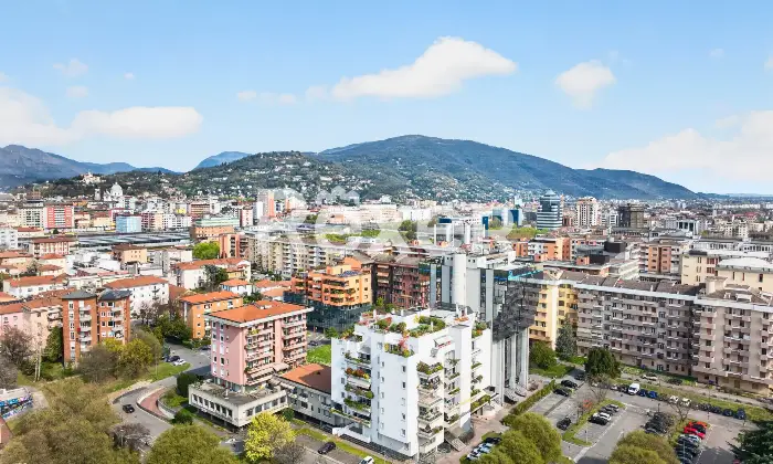 Rexer-Brescia-Ampio-trilocale-piano-alto-con-terrazzina-e-due-box-auto-singoli-Altro