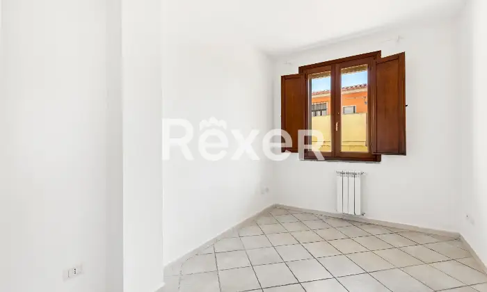 Rexer-Santa-Giusta-Appartamento-con-posto-auto-di-pertinenza-Altro