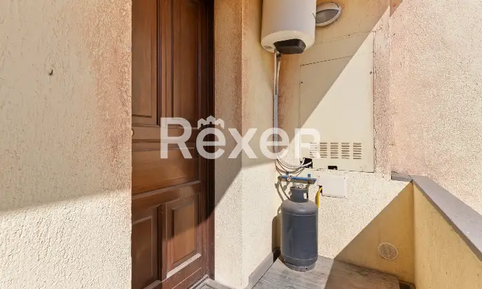 Rexer-Santa-Giusta-Appartamento-con-posto-auto-di-pertinenza-Altro