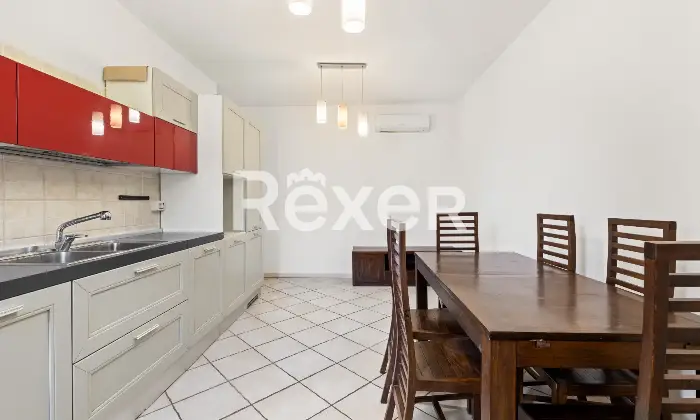 Rexer-Santa-Giusta-Appartamento-con-posto-auto-di-pertinenza-Altro