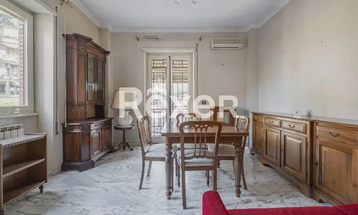 Rexer-Roma-Luminoso-e-ampio-bilocale-con-cantina-e-posto-auto-scoperto-Altro