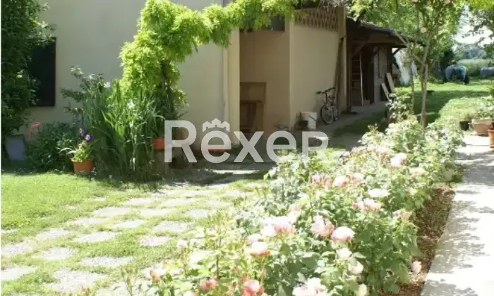 Rexer-Mirandola-Villa-in-vendita-in-Via-Cazzuola-a-Mirandola-Altro