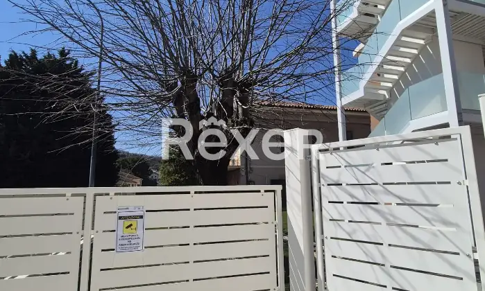 Rexer-Cingoli-Intero-edificio-in-vendita-in-via-Gioacchino-Rossini-a-Strada-Cingoli-Altro