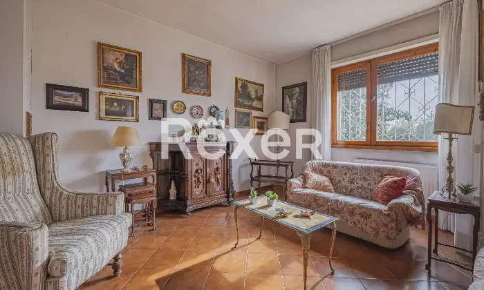 Rexer-Roma-Talenti-in-comprensorio-elegante-immerso-nel-verde-Altro