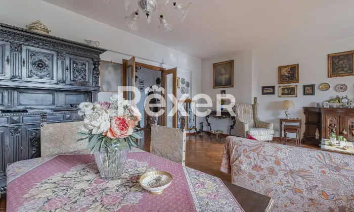Rexer-Roma-Talenti-in-comprensorio-elegante-immerso-nel-verde-Altro