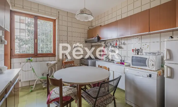 Rexer-Roma-Talenti-in-comprensorio-elegante-immerso-nel-verde-Altro