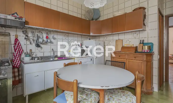 Rexer-Roma-Talenti-in-comprensorio-elegante-immerso-nel-verde-Altro