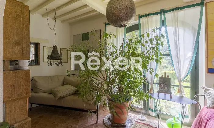 Rexer-Paciano-Nuda-propriet-Prestigiosa-villa-con-piscina-e-parco-Altro
