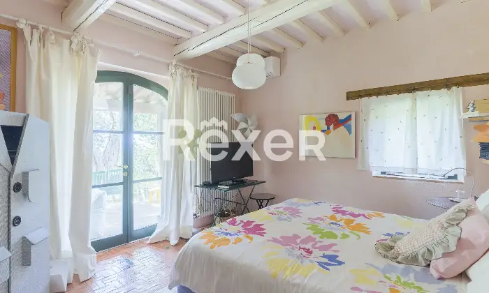 Rexer-Paciano-Nuda-propriet-Prestigiosa-villa-con-piscina-e-parco-Altro