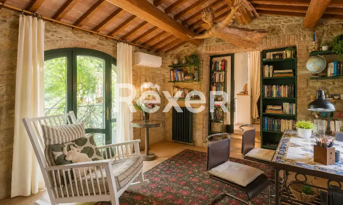 Rexer-Paciano-Nuda-propriet-Prestigiosa-villa-con-piscina-e-parco-Altro