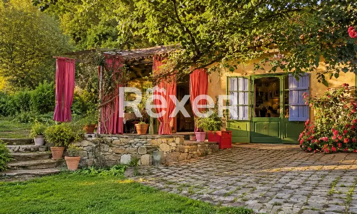 Rexer-Paciano-Nuda-propriet-Prestigiosa-villa-con-piscina-e-parco-Altro