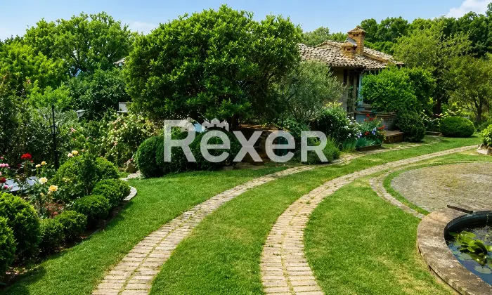 Rexer-Paciano-Nuda-propriet-Prestigiosa-villa-con-piscina-e-parco-Altro