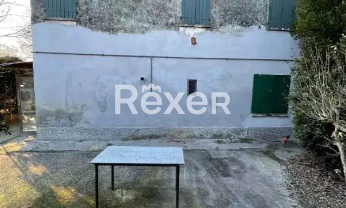 Rexer-Ferrara-Propriet-rustica-in-vendita-in-Via-Acquedotto-Ferrara-Altro
