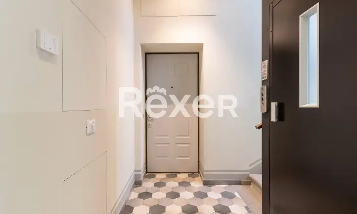 Rexer-Milano-Trilocale-ristrutturato-con-doppio-servizi-due-balconi-e-cantina-Altro
