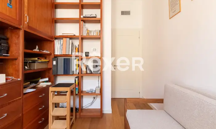 Rexer-Milano-Trilocale-ristrutturato-con-doppio-servizi-due-balconi-e-cantina-Altro