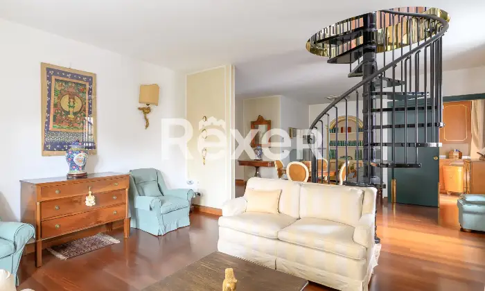 Rexer-Venezia-Elegante-appartamento-con-ampie-terrazze-garage-e-posto-auto-Altro