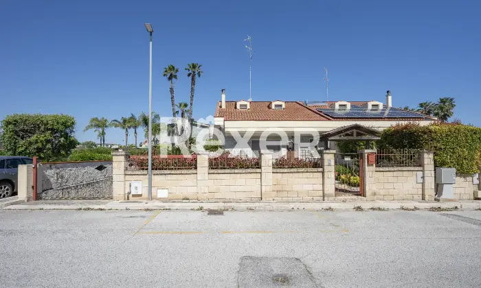 Rexer-Bari-Porzione-di-villa-bifamiliare-Altro
