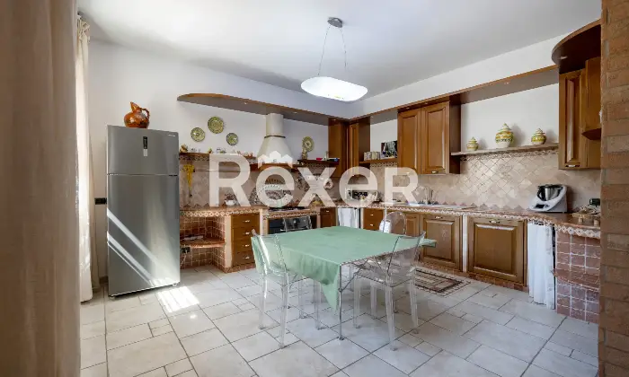 Rexer-Bari-Porzione-di-villa-bifamiliare-Altro