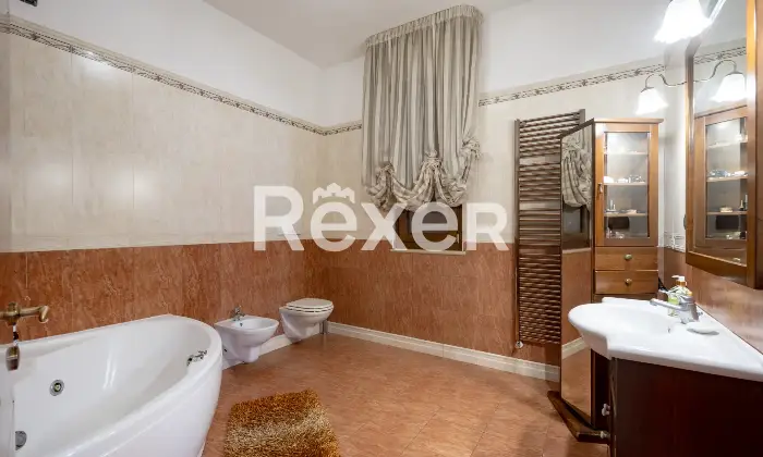 Rexer-Bari-Porzione-di-villa-bifamiliare-Altro