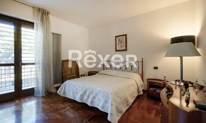 Rexer-Bari-Porzione-di-villa-bifamiliare-Altro