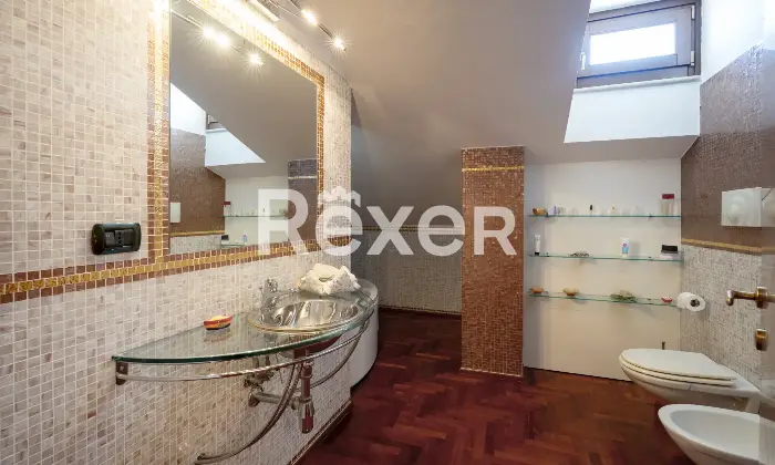 Rexer-Bari-Porzione-di-villa-bifamiliare-Altro