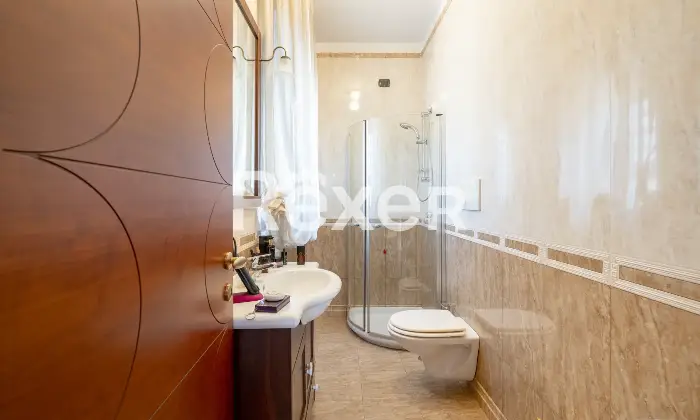 Rexer-Bari-Porzione-di-villa-bifamiliare-Altro